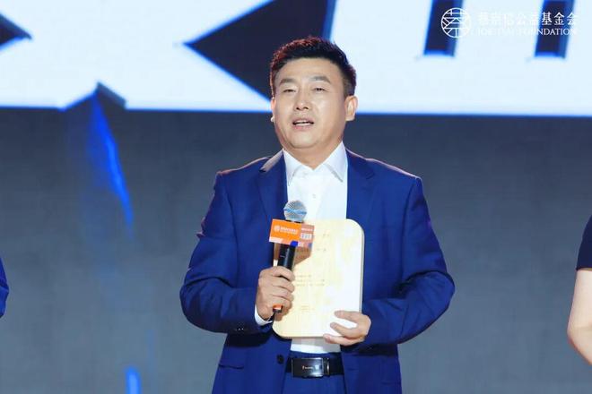 “宝藏校长”杨振德：让全校学生近视率3年下降12%肥胖率下降9%致敬体育教师(图4)