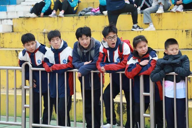 2025年灞桥区中小学生田径运动会在西安思源中学盛大启幕(图3)