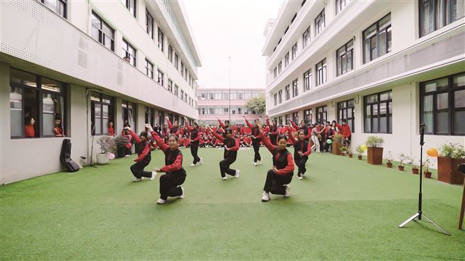 完美体育厦门小学初中课间调整至15分钟孩子们解锁课间“新玩法”(图1)