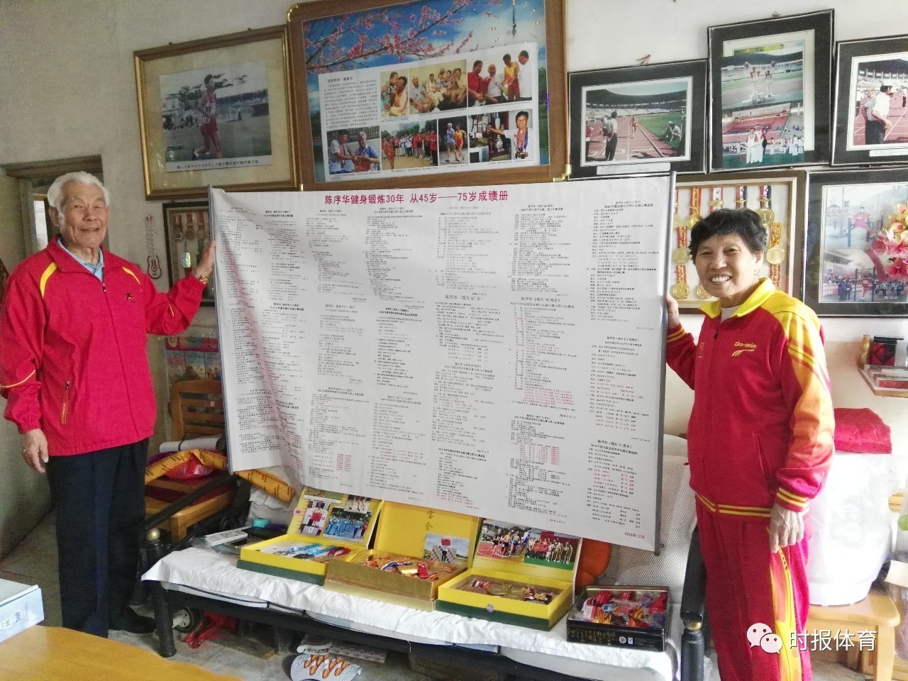 完美体育网站我身边的健身达人拿了119枚金牌的济南“冠军奶奶”分享跑步“秘诀”：年轻人要注意脚步老年人要跑得舒服(图7)