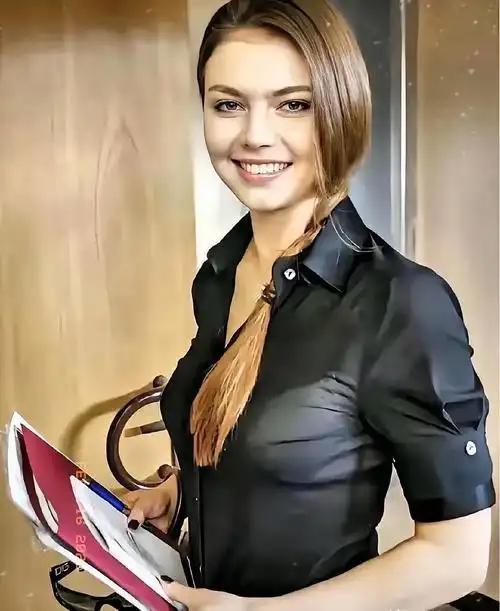 “俄罗斯体操女皇”卡巴耶娃：从冠军到政坛红人传奇人生太炸裂(图2)