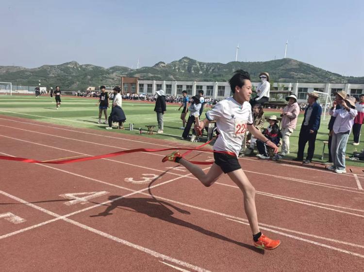 莱芜区和庄学校举行2026春季田径运动会(图3)