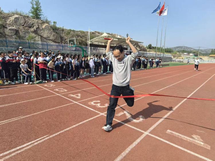 莱芜区和庄学校举行2026春季田径运动会(图4)