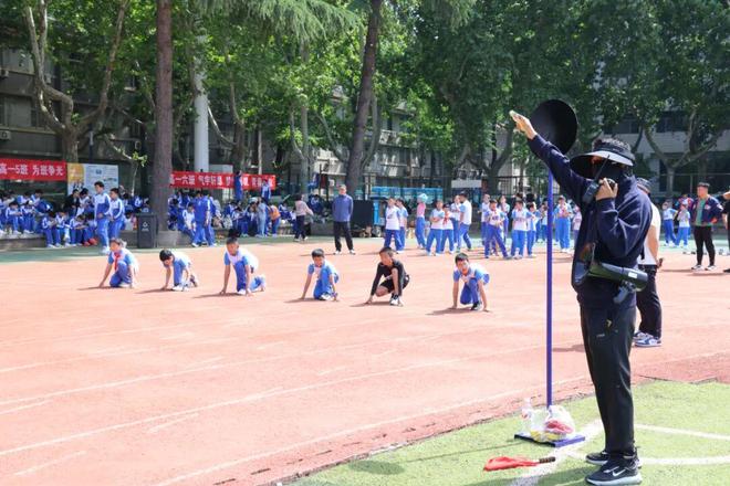 西安太白学校第八届体育节暨第28届田径运动会圆满完美体育网站落幕！(图7)