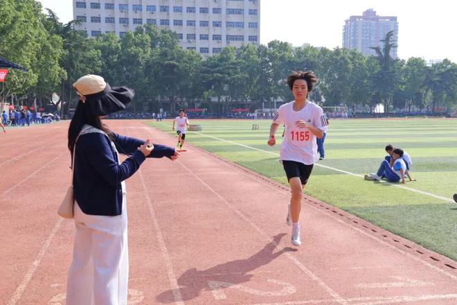 西安太白学校第八届体育节暨第28届田径运动会圆满完美体育网站落幕！(图6)